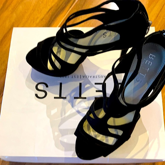 Betts Shoes - New never been used, Pegasus black size 8 Betts